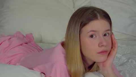 MilanaBalmain online show from November 30, 4:38 am