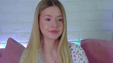 MilanaBalmain online show from February 10, 4:49 am