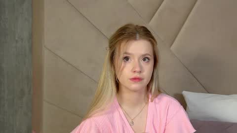 MilanaBalmain online show from April 6, 4:46 am