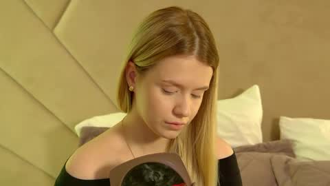 MilanaBalmain online show from April 7, 4:46 am