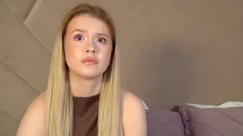 MilanaBalmain online show from April 12, 4:17 am