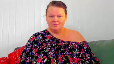 Snapshot of milanabiegert chatting on February 25, 10:03 am Lana online show from February 25, 10:03 am