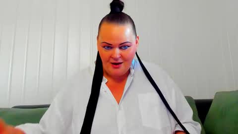 Snapshot of milanabiegert chatting on March 16, 4:00 pm Lana online show from March 16, 4:00 pm