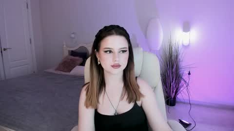 milanamoons online show from October 16, 11:55 am