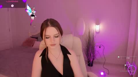 milanamoons online show from November 17, 10:32 am