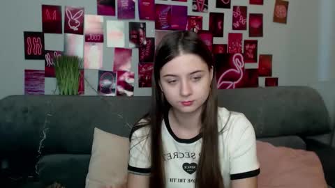 milanaroz online show from September 14, 4:55 am