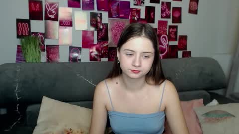 milanaroz online show from October 12, 5:06 am