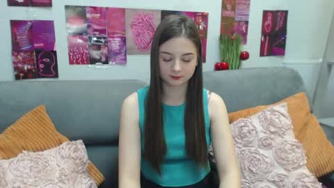 Snapshot of milanaroz chatting on April 30, 4:52 am milanaroz online show from April 30, 4:52 am