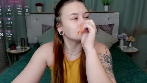 Snapshot of milanaxhoney chatting on February 7, 1:20 am milanaxhoney online show from February 7, 1:20 am