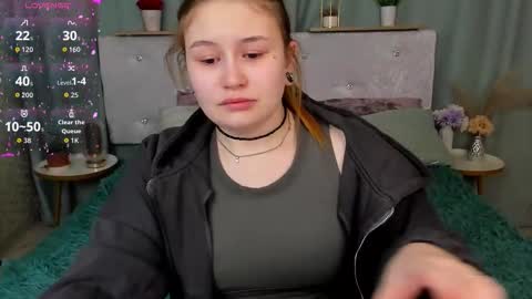 Snapshot of milanaxhoney chatting on February 23, 1:03 am milanaxhoney online show from February 23, 1:03 am