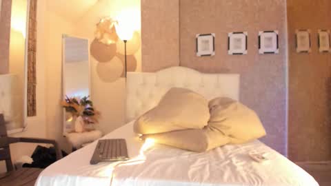 aya online show from October 2, 10:39 pm