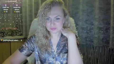 milanna_x online show from December 15, 2:32 pm