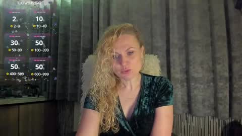 Snapshot of milanna_x chatting on May 10, 9:31 pm milanna_x online show from May 10, 9:31 pm
