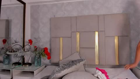 Snapshot of milasaenz1 chatting on March 31, 1:22 pm Cami online show from March 31, 1:22 pm