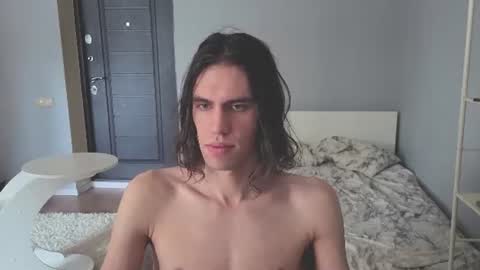 Snapshot of milaslovv chatting on June 16, 7:44 am Mila online show from June 16, 7:44 am