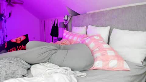 Snapshot of mileenakane chatting on October 14, 4:13 am ALL MY LINKS - online show from October 14, 4:13 am