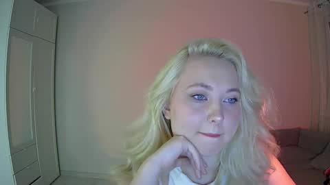 Milena new nonude shy blonde natural online show from February 20, 1:24 am