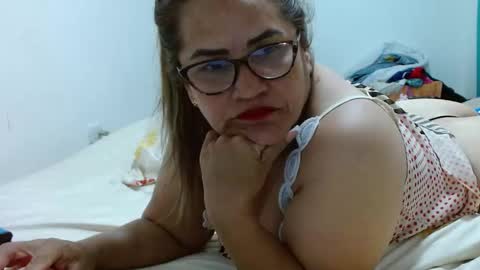 Snapshot of milena_hoot_ chatting on September 12, 2:11 am MILENA online show from September 12, 2:11 am