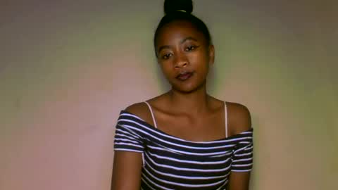Snapshot of milennah chatting on June 12, 5:01 pm milennah online show from June 12, 5:01 pm