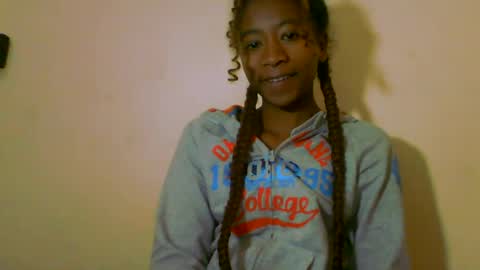 Snapshot of milennah chatting on June 24, 6:34 am milennah online show from June 24, 6:34 am