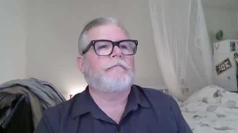 Snapshot of milesnash chatting on September 24, 1:20 am Miles Nash online show from September 24, 1:20 am