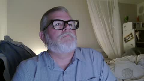 Snapshot of milesnash chatting on September 28, 4:51 am Miles Nash online show from September 28, 4:51 am