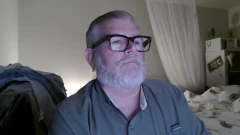 Snapshot of milesnash chatting on September 29, 5:12 am Miles Nash online show from September 29, 5:12 am