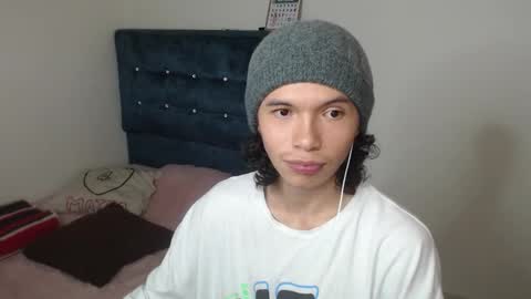 Snapshot of milesxoxo6969 chatting on October 18, 8:42 pm milesxoxo6969 online show from October 18, 8:42 pm