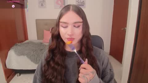 Miley online show from December 5, 3:09 pm