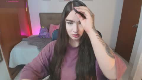 Miley online show from April 8, 1:00 pm