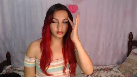 Snapshot of miley_kane chatting on December 18, 12:43 am miley_kane online show from December 18, 12:43 am