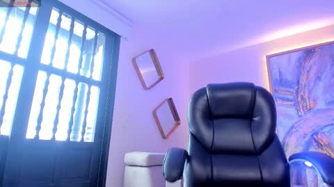 Snapshot of mileycruz_ chatting on October 19, 5:24 pm Miley Cruz IG miley model23 online show from October 19, 5:24 pm