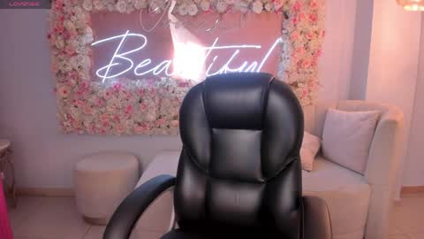 Miley Cruz  IG miley model23 online show from April 8, 7:25 pm