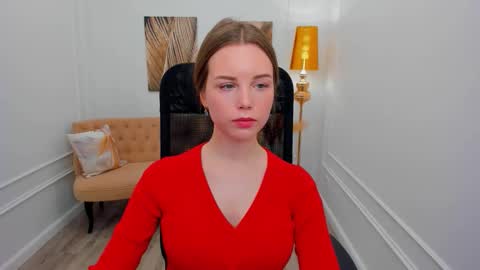 Snapshot of mileygloss chatting on February 3, 12:21 pm mileygloss online show from February 3, 12:21 pm