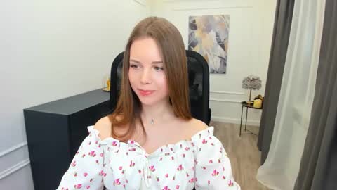 mileygloss online show from March 8, 11:58 am