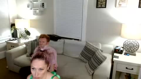 Snapshot of mileyosirisx chatting on April 20, 1:52 am Austin and Miley online show from April 20, 1:52 am