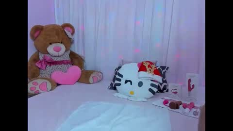 Snapshot of milf_bigass_ chatting on December 4, 1:42 pm Antonella online show from December 4, 1:42 pm