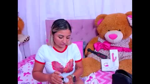 Antonella online show from May 28, 6:05 pm