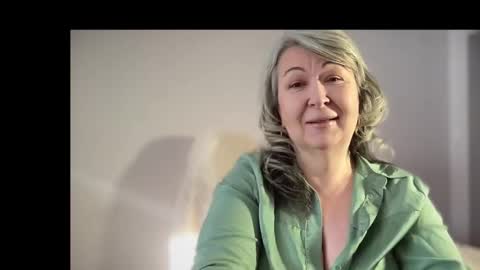 Snapshot of milf_charlotty chatting on February 6, 2:27 am Charlotte online show from February 6, 2:27 am