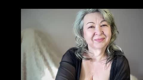 Snapshot of milf_charlotty chatting on February 12, 3:12 am Charlotte online show from February 12, 3:12 am