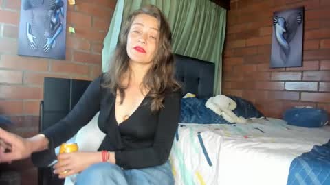 Victoria  online show from February 8, 12:28 am