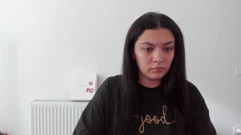 Snapshot of milf_isa chatting on February 23, 12:46 pm Isabelle online show from February 23, 12:46 pm