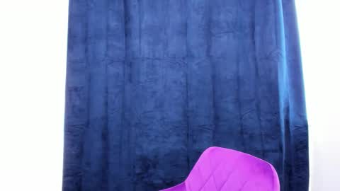 Snapshot of milf_isa chatting on February 26, 8:46 am Isabelle online show from February 26, 8:46 am