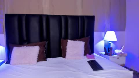 milf_meli online show from December 2, 7:09 pm