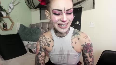 Snapshot of milf_onlyseduction chatting on November 7, 1:11 pm Isabella online show from November 7, 1:11 pm