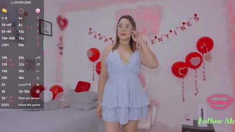 Snapshot of milfaaura chatting on February 15, 3:47 am Aura online show from February 15, 3:47 am