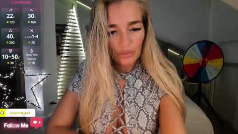Snapshot of milfblondy chatting on January 20, 10:26 pm Ingrid online show from January 20, 10:26 pm