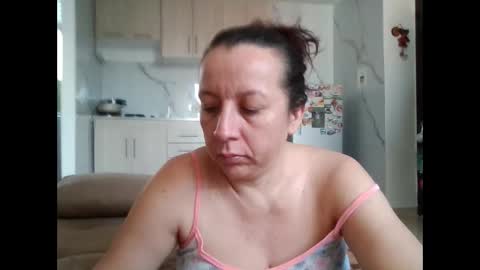 milfevha online show from December 15, 9:41 pm