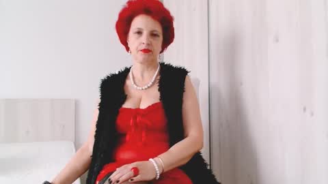 Snapshot of milffsupreme chatting on October 9, 11:30 am Milfsupreme online show from October 9, 11:30 am