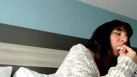 MILF Monee online show from April 13, 6:46 pm